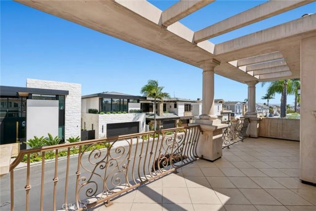 521 Via Lido Nord, Newport Beach, CA 92663