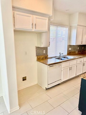 1562 Chesire Drive, Perris, CA 92571