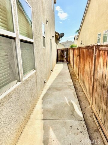 1562 Chesire Drive, Perris, CA 92571