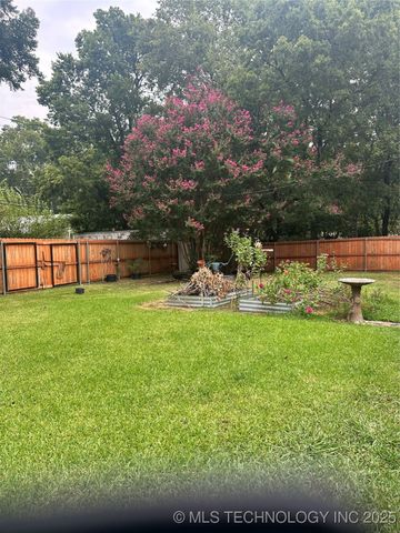 1003 N 6th, Durant, OK 74701