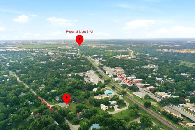 208 N Cedar ST, Buda, TX 78610