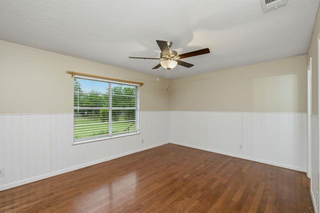 208 N Cedar ST, Buda, TX 78610