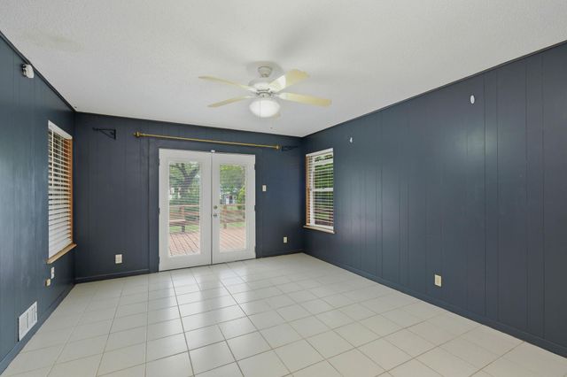 208 N Cedar ST, Buda, TX 78610