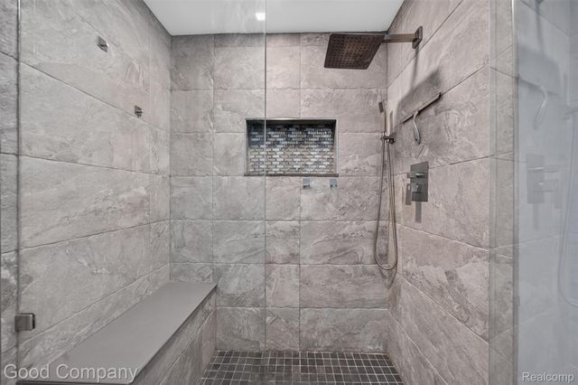 3865 Old Creek Road, Troy, MI 48084