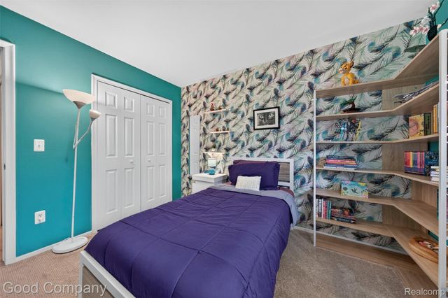 3865 Old Creek Road, Troy, MI 48084