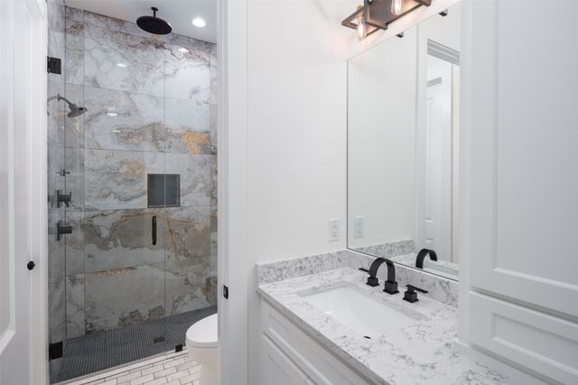 1805 Sunset Pointe, Cross Roads, TX 76227