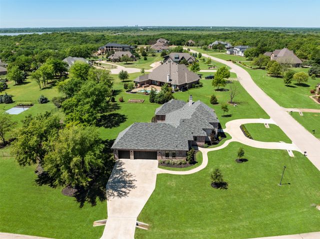 1805 Sunset Pointe, Cross Roads, TX 76227