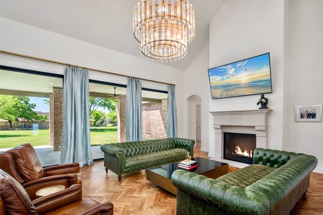 1805 Sunset Pointe, Cross Roads, TX 76227