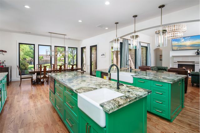 1805 Sunset Pointe, Cross Roads, TX 76227