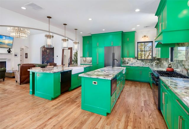 1805 Sunset Pointe, Cross Roads, TX 76227