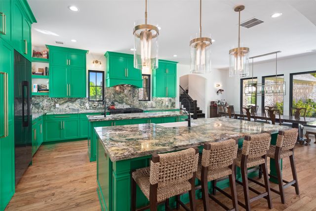 1805 Sunset Pointe, Cross Roads, TX 76227