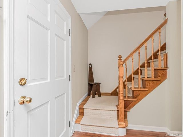 211 Warren Avenue, Hawthorne, NY 10532
