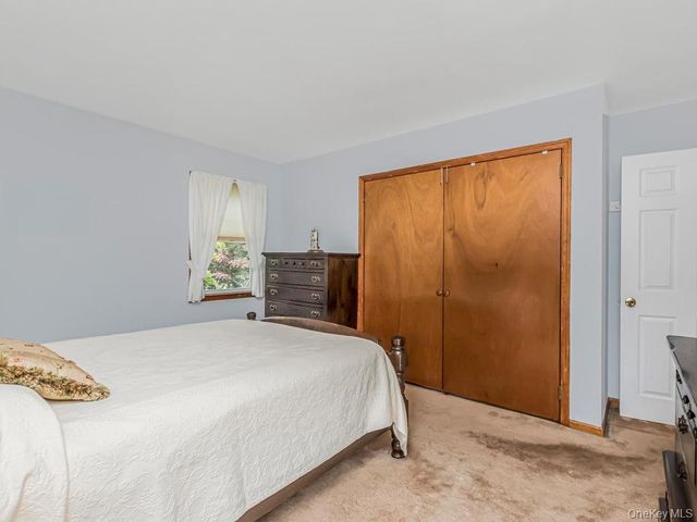 211 Warren Avenue, Hawthorne, NY 10532