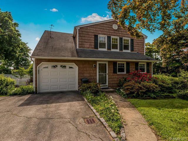211 Warren Avenue, Hawthorne, NY 10532