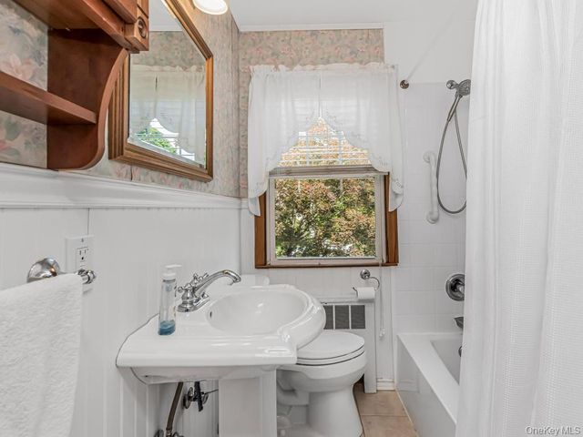 211 Warren Avenue, Hawthorne, NY 10532