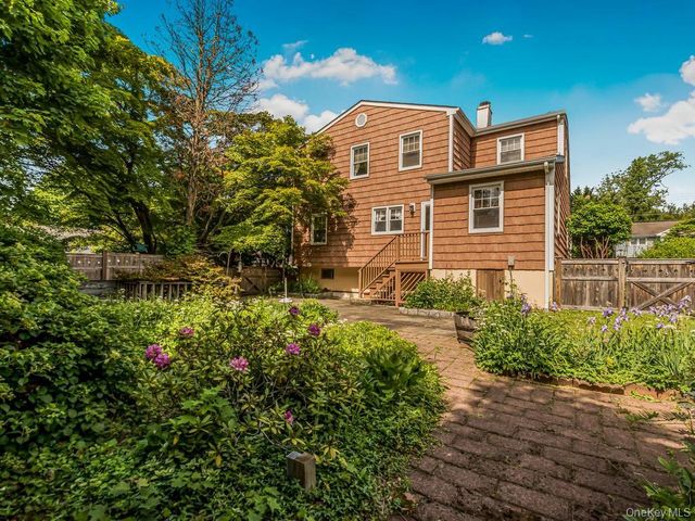 211 Warren Avenue, Hawthorne, NY 10532