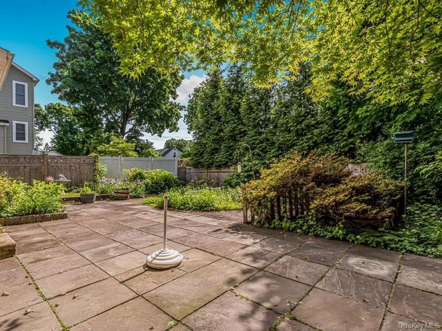 211 Warren Avenue, Hawthorne, NY 10532