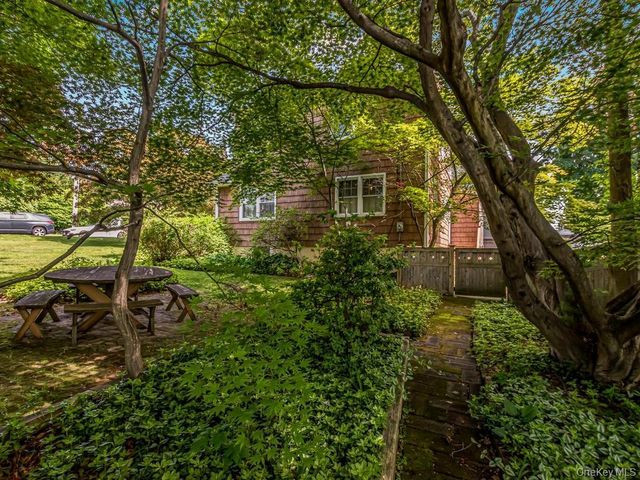211 Warren Avenue, Hawthorne, NY 10532