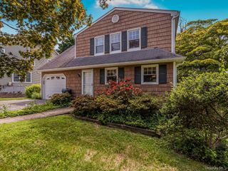 211 Warren Avenue, Hawthorne, NY 10532