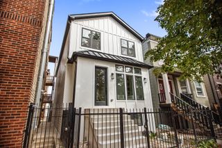3430 W Lyndale Street, Chicago, IL 60647