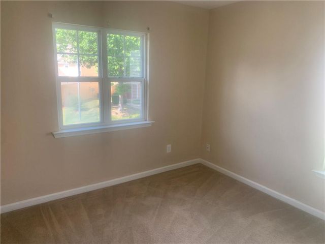 121 Creekwood Trail, Acworth, GA 30102