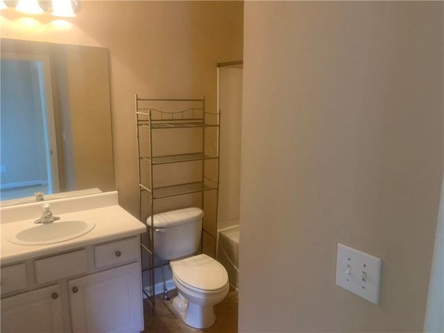 121 Creekwood Trail, Acworth, GA 30102