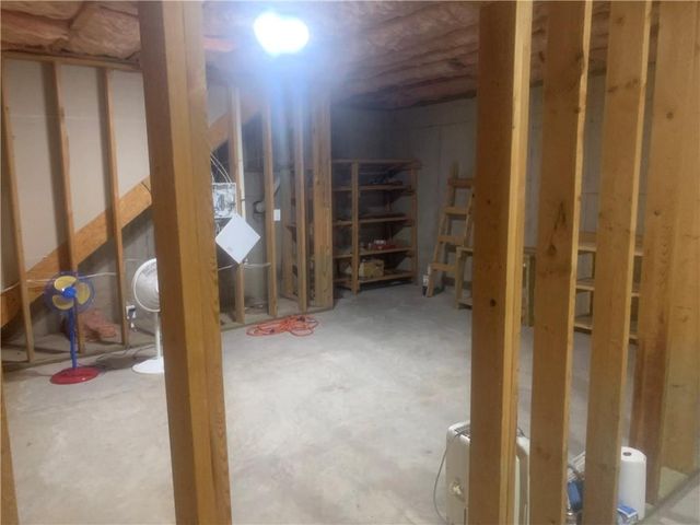 121 Creekwood Trail, Acworth, GA 30102