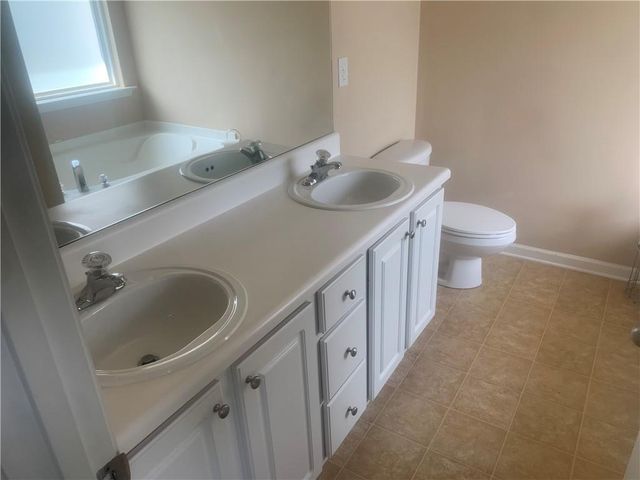 121 Creekwood Trail, Acworth, GA 30102