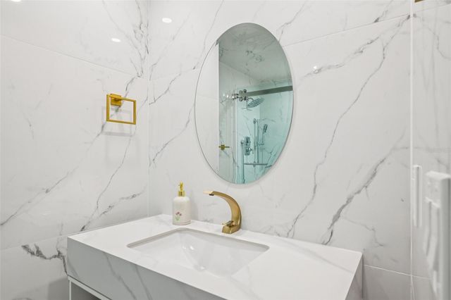 2450 HARBOURSIDE DRIVE 244, Longboat Key, FL 34228