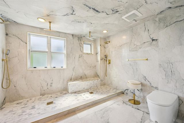 2450 HARBOURSIDE DRIVE 244, Longboat Key, FL 34228