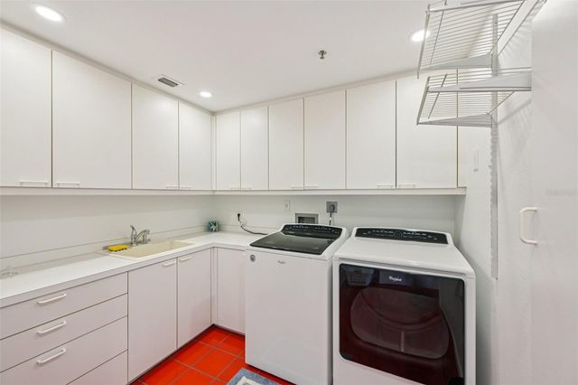 2450 HARBOURSIDE DRIVE 244, Longboat Key, FL 34228