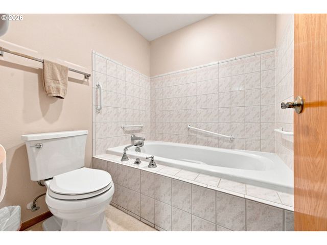 13815 Nw 10TH Ct F, Vancouver, WA 98685
