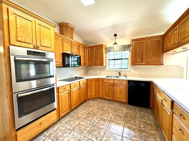 20 Shallow Springs, Trinity, TX 75862