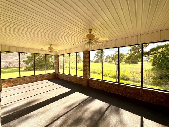 20 Shallow Springs, Trinity, TX 75862