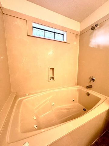 20 Shallow Springs, Trinity, TX 75862