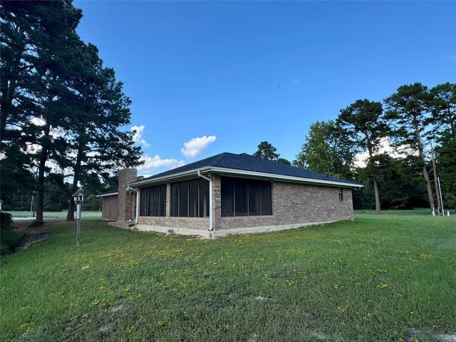 20 Shallow Springs, Trinity, TX 75862