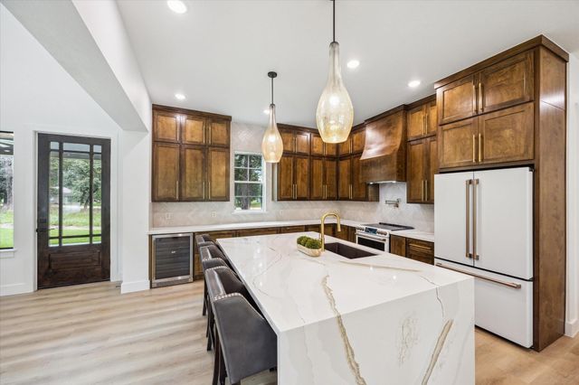 211 St Andrews Drive, New Ulm, TX 78950