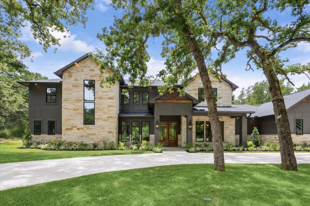 211 St Andrews Drive, New Ulm, TX 78950