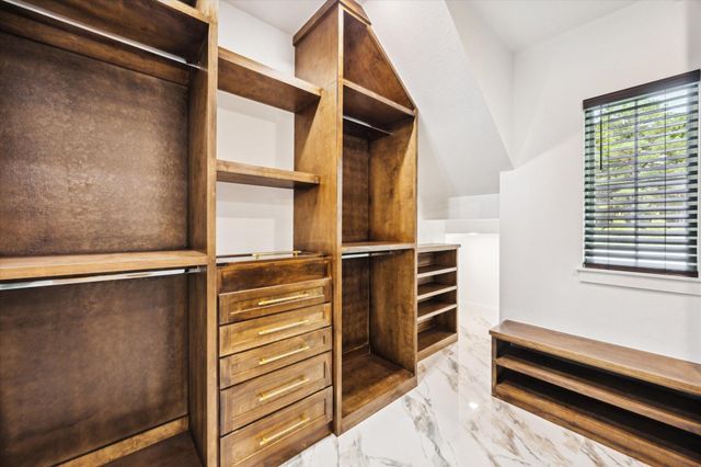 211 St Andrews Drive, New Ulm, TX 78950