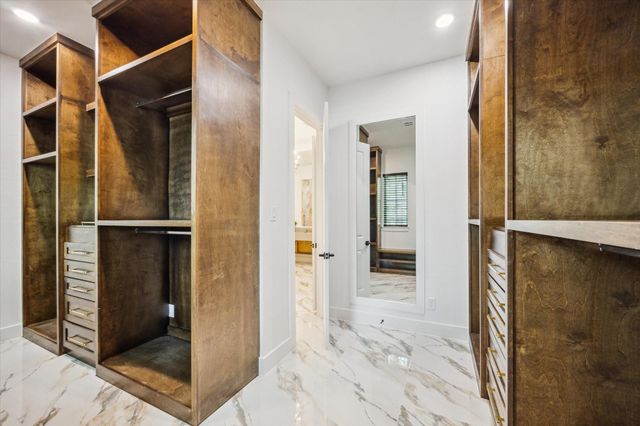 211 St Andrews Drive, New Ulm, TX 78950