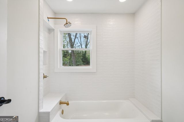 6335 Aberdeen Drive NE, Atlanta, GA 30328