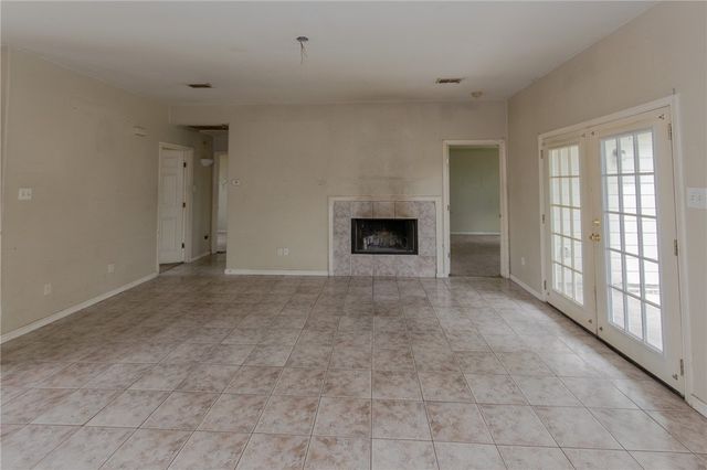 9002 Caroline, Corpus Christi, TX 78409