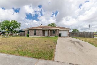 9002 Caroline, Corpus Christi, TX 78409