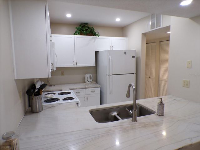 622 BIRD BAY DRIVE S 203, Venice, FL 34285