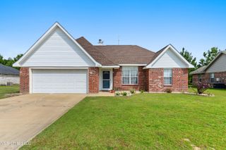 2301 Paula Circle, Ocean Springs, MS 39564