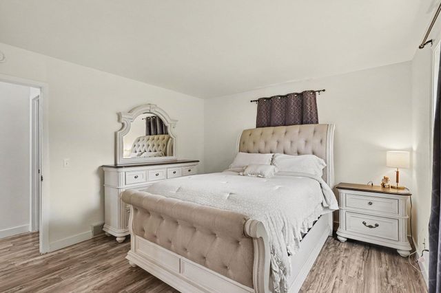 1717 Edgewood Avenue SE, Grand Rapids, MI 49506