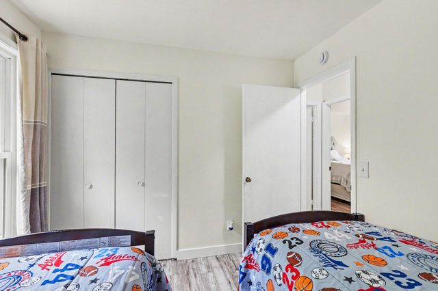 1717 Edgewood Avenue SE, Grand Rapids, MI 49506
