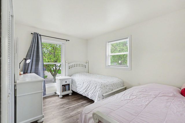 1717 Edgewood Avenue SE, Grand Rapids, MI 49506