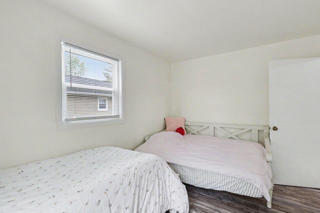 1717 Edgewood Avenue SE, Grand Rapids, MI 49506