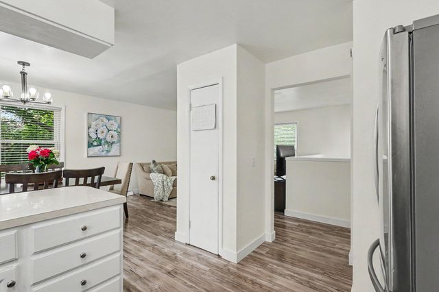 1717 Edgewood Avenue SE, Grand Rapids, MI 49506